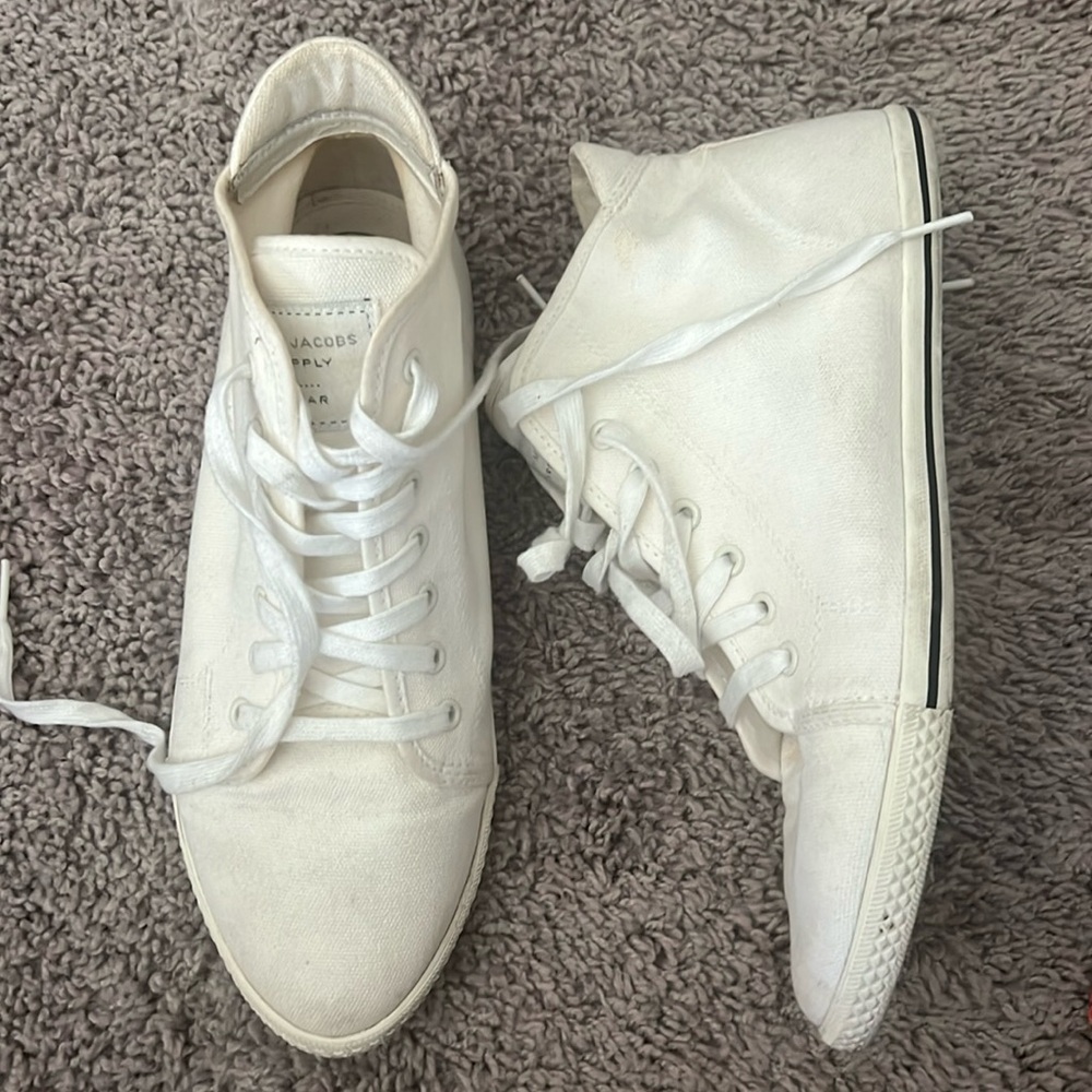 Marc by Marc white sneakers in decent condition. Sz 40.